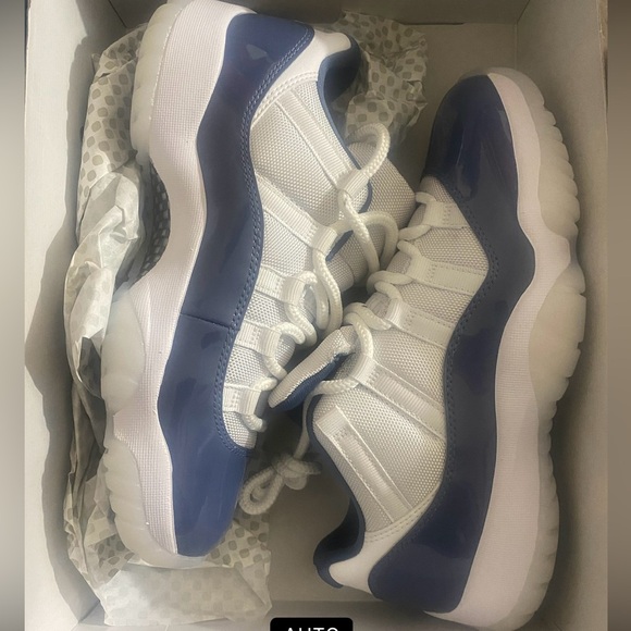 Jordan Other - Jordan size 7.5 like new